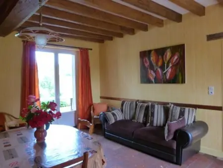 Maison de charme en pierres, 5 chambres, jardin clos, terrasse, calme, ping-pong, proche loisirs. - Photo 1