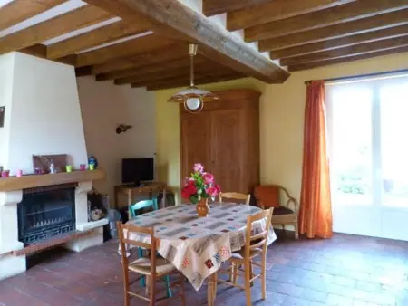 Maison de charme en pierres, 5 chambres, jardin clos, terrasse, calme, ping-pong, proche loisirs. - Photo 6
