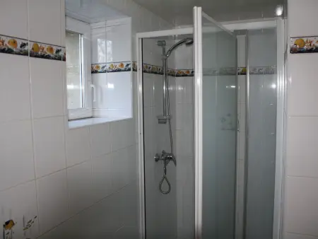 Maison de charme en pierres, 5 chambres, jardin clos, terrasse, calme, ping-pong, proche loisirs. - Photo 7