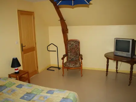 Maison de charme en pierres, 5 chambres, jardin clos, terrasse, calme, ping-pong, proche loisirs. - Photo 13