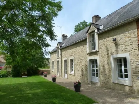 Maison de charme en pierres, 5 chambres, jardin clos, terrasse, calme, ping-pong, proche loisirs. - Photo 14