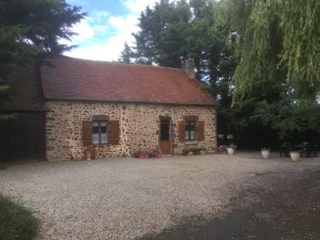 Maison de campagne au calme, jardin, cheminée, proche village et loisirs - Photo 9
