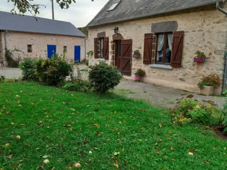 Charme et Authenticité en Forêt Maine Normandie : Demeure Rénovée avec Jardin, Idéale pour Séjour Détente - Photo 8