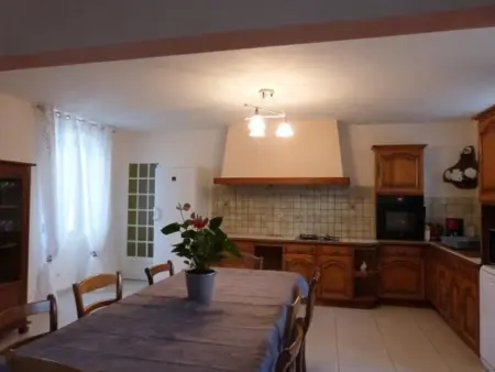 Fermette rénovée avec terrasse, internet et garage près de Vallon-sur-Gée - Photo 2