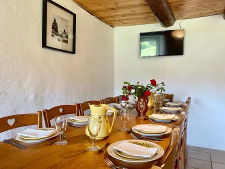 Gîte 10 pers avec 4 chambres et 3 salles d'eau, animaux admis - Photo 2