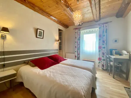 Gîte 10 pers avec 4 chambres et 3 salles d'eau, animaux admis - Photo 11