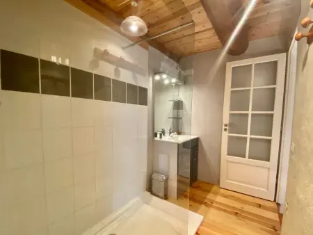 Gîte 10 pers avec 4 chambres et 3 salles d'eau, animaux admis - Photo 12