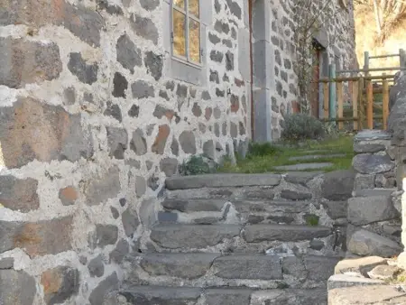 Maison en pierres avec terrain près du Massif du Mézenc, idéale pour un séjour nature en famille - Photo 8