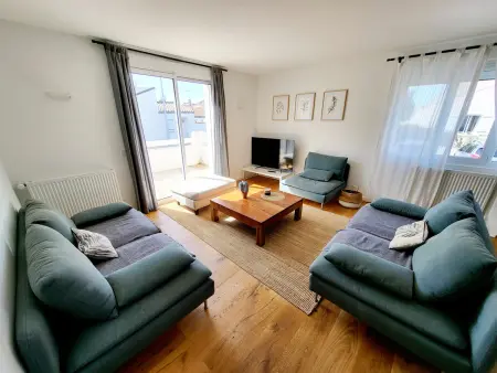 Maison Rénovée 5 Chambres, WiFi, Parking, à 800m du Marché et 1km Plage - Photo 3