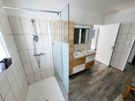 Maison Rénovée 5 Chambres, WiFi, Parking, à 800m du Marché et 1km Plage - Photo 10