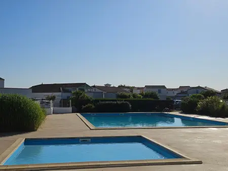Maison avec Piscine à La Faute-sur-Mer, Proche Plage - Photo 12