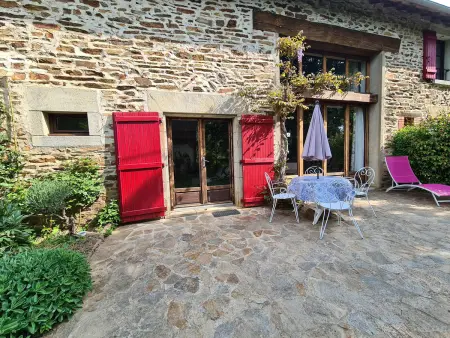 Fermette au calme avec piscine, jardin et étang de pêche - Photo 18