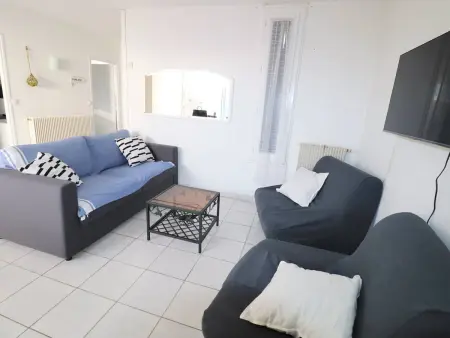 Maison Méditerranéenne 60m² avec Patio et Parking Privé, à 5min de la Plage, 3 Pièces Confortables - Photo 1