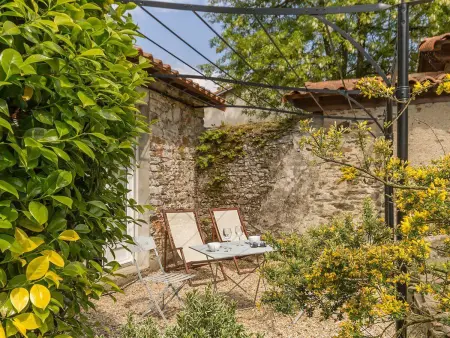 Gîte de Charme avec Jardin Privé près de Nantes, Accès Facile, Équipé Tout Confort - Photo 6