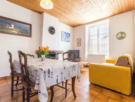 Charmant Gîte Familial à 30m de la Plage avec Cour Fleurie, Proche Commerces et Pêche à Pied - Photo 2