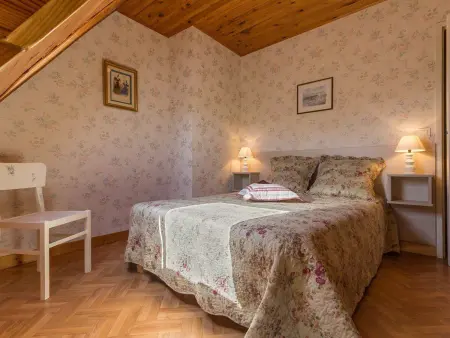 Maison rénovée typique, calme, proche mer, 2 cours fermées, cheminée et équipements pour enfants. - Photo 4