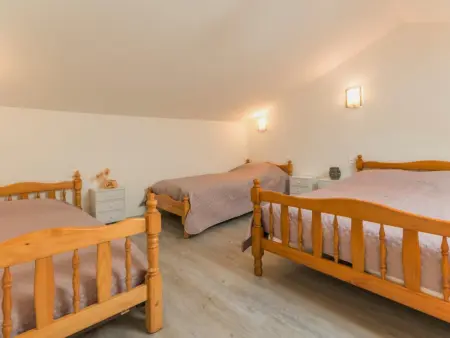 Maison mitoyenne cosy à 200m de la mer avec terrasse, wifi et équipements bébé - Photo 4