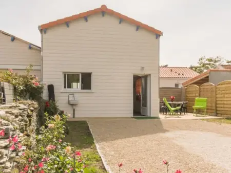 Maison mitoyenne cosy à 200m de la mer avec terrasse, wifi et équipements bébé - Photo 7
