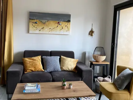Charmante maison rénovée au calme avec jardin privatif, à 500m des plages et proche commerces - Photo 2