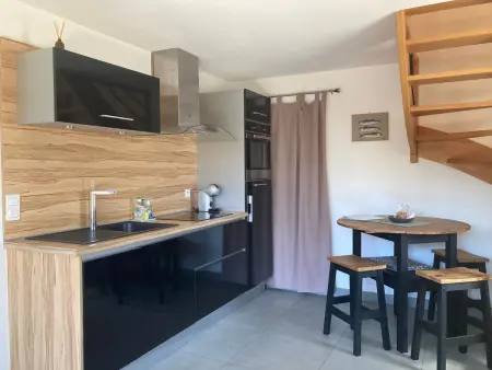 Charmante maison rénovée au calme avec jardin privatif, à 500m des plages et proche commerces - Photo 3