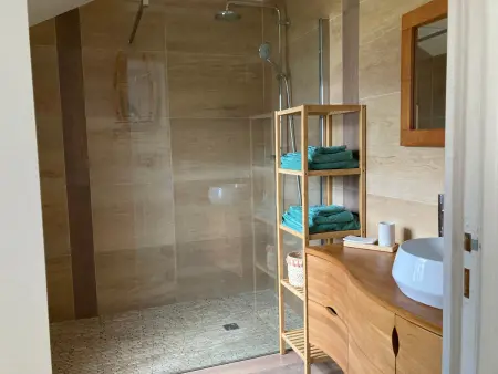 Charmante maison rénovée au calme avec jardin privatif, à 500m des plages et proche commerces - Photo 7