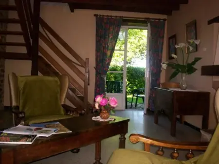Gîte charmant avec cheminée, jardin privé et 3 chambres dans un ancien corps de ferme - Photo 3