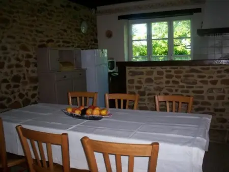 Gîte charmant avec cheminée, jardin privé et 3 chambres dans un ancien corps de ferme - Photo 4