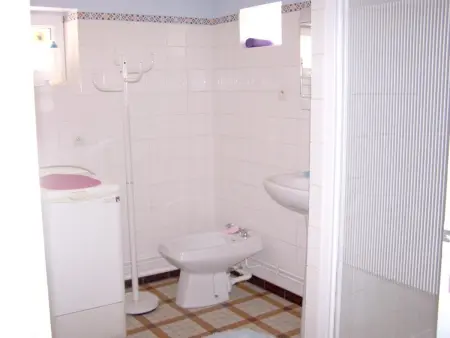 Charmante Fermette Rénovée avec Terrasse Privative et Vélos, 2 Chambres, Proche Le Lude - Photo 11