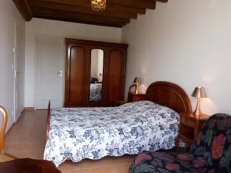 Gîte spacieux et paisible près du Mans avec grand terrain, 15 couchages, ping-pong et WIFI - Photo 4