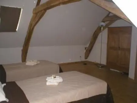 Gîte authentique avec piscine chauffée, parc et chevaux, au cœur d'un château historique - Photo 6