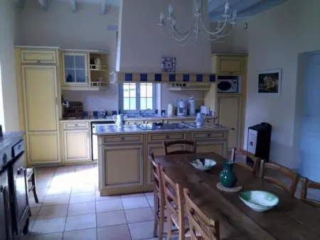 Gîte familial & authentique avec jardin arboré, entre Angers & Le Mans, idéal visites & détente - Photo 1