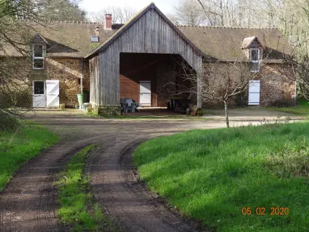 Gîte rénové en pleine campagne près du Mans : 5 chambres, terrasse, barbecue, accès Paris facile - Photo 9