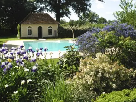 Gîte charmant avec piscine chauffée, tennis et jardin près de Beaumont-sur-Sarthe - Photo 2