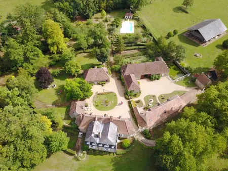 Gîte charmant avec piscine chauffée, tennis et jardin près de Beaumont-sur-Sarthe - Photo 8