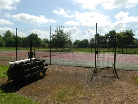 Gîte charmant avec piscine chauffée, tennis et jardin près de Beaumont-sur-Sarthe - Photo 11