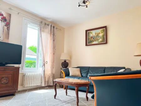Maison avec jardin, proche centre-ville et sites touristiques - Photo 3