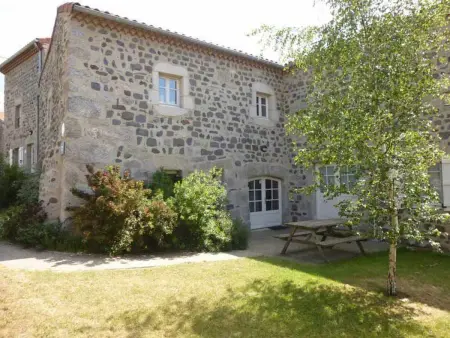 Gîte charmant pour 8 pers à Rauret avec cheminée, terrasse et accès  Tourisme et Handicap - Photo 1