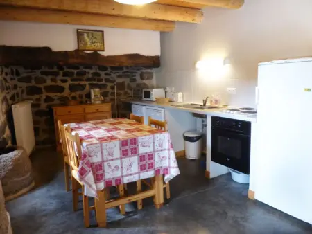 Gîte charmant pour 8 pers à Rauret avec cheminée, terrasse et accès  Tourisme et Handicap - Photo 3