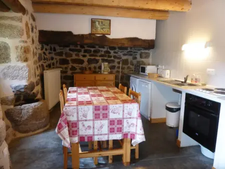 Gîte charmant pour 8 pers à Rauret avec cheminée, terrasse et accès  Tourisme et Handicap - Photo 4