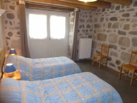 Gîte charmant pour 8 pers à Rauret avec cheminée, terrasse et accès  Tourisme et Handicap - Photo 8