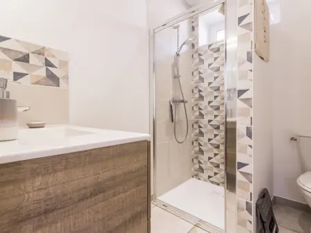 Maison familiale moderne, 300m du centre, 500m de la mer, WIFI gratuit, draps inclus. - Photo 7