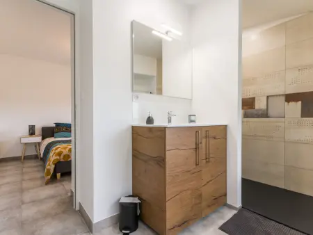 Maison calme, rénovée, proche Clisson – 3 chambres, terrasses, jardin, pétanque, stationnement privé - Photo 3