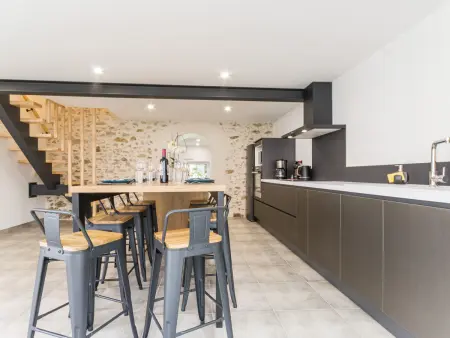 Maison calme, rénovée, proche Clisson – 3 chambres, terrasses, jardin, pétanque, stationnement privé - Photo 4