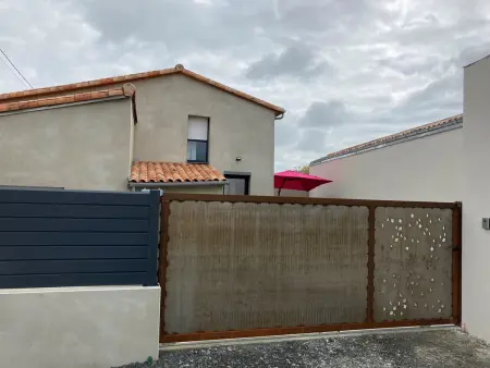 Maison calme, rénovée, proche Clisson – 3 chambres, terrasses, jardin, pétanque, stationnement privé - Photo 12