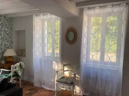 Maison de Village avec Jardin, Parc Privé et Box Fibre, Animaux Bienvenus, à 15 min du Mans - Photo 4