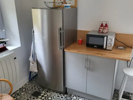 Maison de Village avec Jardin, Parc Privé et Box Fibre, Animaux Bienvenus, à 15 min du Mans - Photo 5