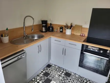 Maison de Village avec Jardin, Parc Privé et Box Fibre, Animaux Bienvenus, à 15 min du Mans - Photo 6