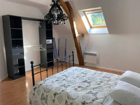 Maison de Village avec Jardin, Parc Privé et Box Fibre, Animaux Bienvenus, à 15 min du Mans - Photo 11