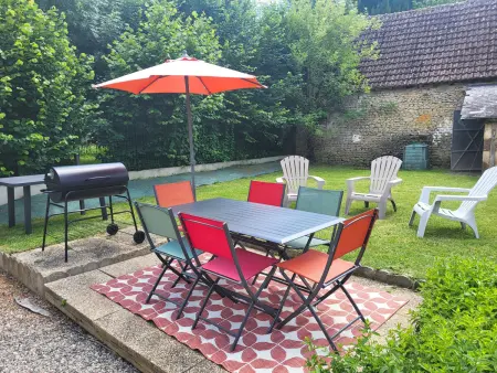 Maison de Village avec Jardin, Parc Privé et Box Fibre, Animaux Bienvenus, à 15 min du Mans - Photo 13