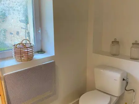 Maison de Village avec Jardin, Parc Privé et Box Fibre, Animaux Bienvenus, à 15 min du Mans - Photo 14